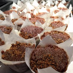 Blueberry muffins with cake crumb streusel