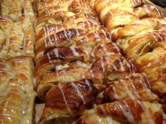 Danish braided apple strude