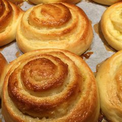 Cardamon Lemon Sticky Buns